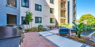 Downtown Ontario Luxury Apartments Gallery 97