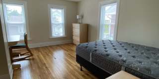 1202 Memorial Avenue Gallery 21