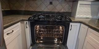 RENOVATED 2BD/1.5 BATH WITH PARKING, LAUNDRY, AND FULL H-VAC WITH MOVE IN SPECIAL!! Gallery 27