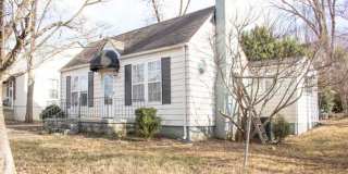 2 BR/2BA | Newly Renovated Single Family Home | Additional Storage| In North Knoxville! Gallery 3
