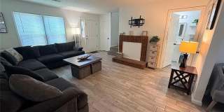 Room in 2 Bedroom Home at Mill Creek Pl Gallery 7