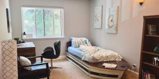 3BD/2BA – Updated Condo in Coveted Downtown Saratoga, Steps from Wildwood Park Gallery 7