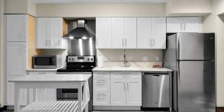 0bd/1ba Bellevue Condo Gallery 12