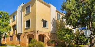 Beautifully Updated Condo in NoHO Gallery 1