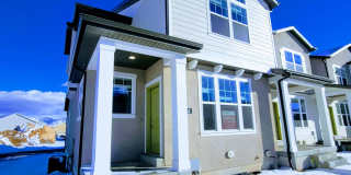 Stunning Townhome! Gallery 1