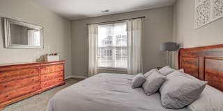 Linden Square Gallery 35