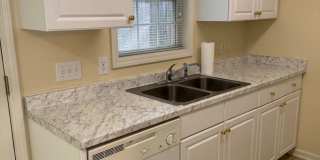 Desirable 2BR Townhome Near Downtown Hickory — Utilities Included Gallery 8