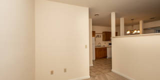 Walk to UC & UC Medical | 1BR/2BR Apartments Gallery 67