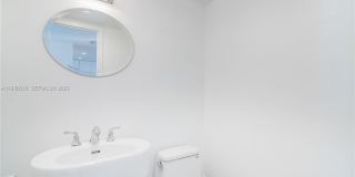 1800 Collins Ave Gallery 8