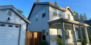 Modern 3 Bedroom 2.5 Bathroom House Close to Downtown Nevada City Gallery 1