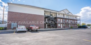 450 W Main St Gallery 1