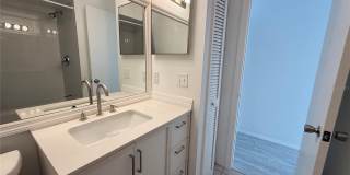 72 LAKEPOINTE Circle Gallery 50