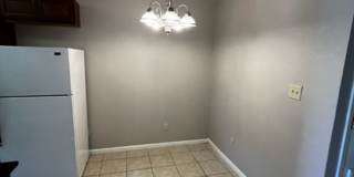 La Place 5th St Gallery 6