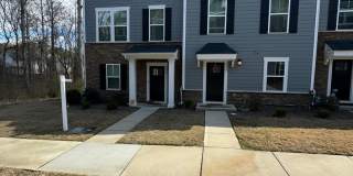 3BR/2.5BA End Unit Townhome Gallery 1