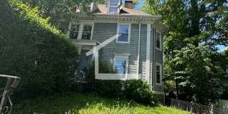 Gorgeous modern entire home perfect for large student groups available 9/1/2027 Gallery 64
