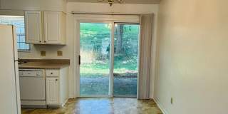 2 Bedroom, 1.5 Bath Townhouse Gallery 9
