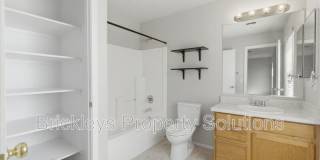 2413 E Hazeltine Way Gallery 26