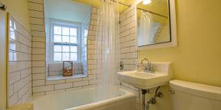 Gorgeous 5 Bedroom / 4.5 Bath Home located right off Happy Hollow Blvd! Gallery 34