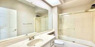 AVAILABLE NOW  ! LOVELY 3 Bedroom/ 2 Bathroom Home in Laguna De La Paz!****MOVE IN SPECIAL! 50% OFF ONE MONTHS RENT**** Gallery 21