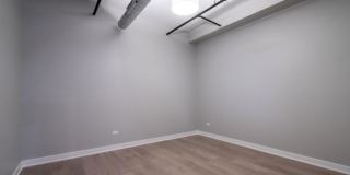 25 West Hubbard St. Gallery 6