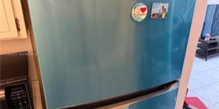 2200 NE 66th St Gallery 7