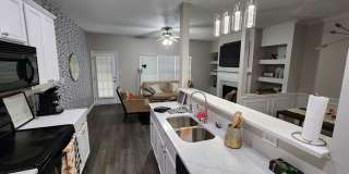 Room in 3 Bedroom Townhome at W Park Cir Gallery 10