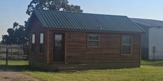 1/1 LOG CABIN HORSE PROPERTY with Yard and Shed Row Gallery 1