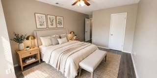 1711 Burton #B  - Spacious 2 bed in very central location. Gallery 9