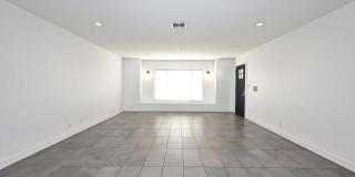 8302 E Indianola Avenue Gallery 7