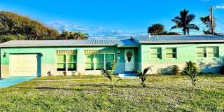 133 NE First Street Gallery 1