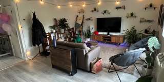 Charming 2 Bedroom-No Broker Fee Gallery 9