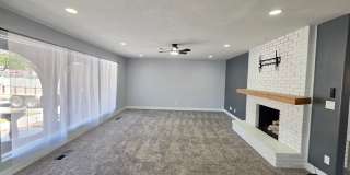 7 Bedroom Home in Bloomington Gallery 10