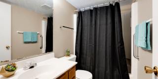 Large 1 & 2 Bedrooms available, PET FRIENDLY! Gallery 47