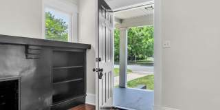 Four Bedroom 2 bath House with office on W Friendly Ave in Greensboro-near UNCG Gallery 4