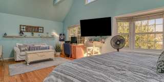 82 Inskip Avenue Gallery 21