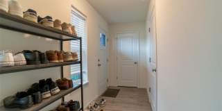5004 Daggett Avenue Gallery 29