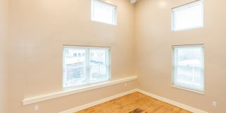 157-105 N. Main Street Gallery 3