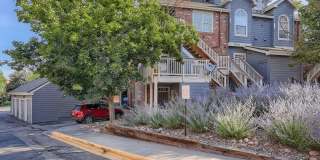 Stunning 2 Bedroom 2 Bathroom condo In Aurora with a garage! Gallery 3