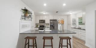 4 Bedroom with a Pool in Helotes! Gallery 29