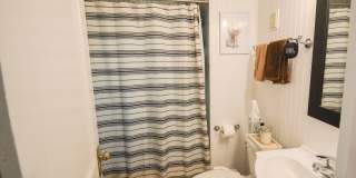 Tucked away, conveniently located, home for rent! Gallery 8