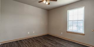 4 Bedroom 2.5 Bath Townhome near Centennial Park! Gallery 17