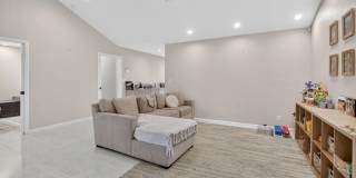 10065 Camelback Lane Gallery 7