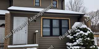 Updated 2 Bedroom Townhome Gallery 1