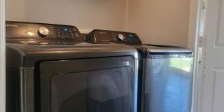 BEAUTIFUL 3 BR / 2 BA HOME AVAILABLE IN MIRROR LAKES Gallery 9