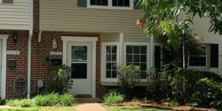 BEAUTIFULLY RENOVATED TOWNEHOME IN WASHINGTON SQUARE! Gallery 1