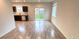 MOVE-IN SPECIAL! Gallery 17