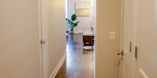 843 W Fletcher Street Gallery 11
