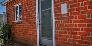 1923 W Earll Drive Gallery 31