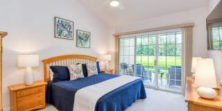 Luxury 4-bedroom - 4 bath with garage Gallery 14