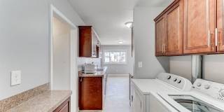 547 S Hawthorne Street Gallery 27